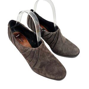 Clarks Artisan Ankle Boots Womens Size 7.5 Brown Leather Low Heel Zip Closure